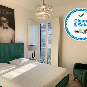 New!! Luxury Avenida Da Liberdade Flat- With Rooftop And Pool Apartment Lissabon